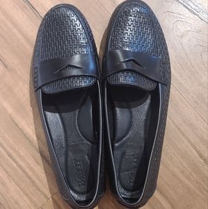 Born Women's Driving Loafer Flat Black 8.5